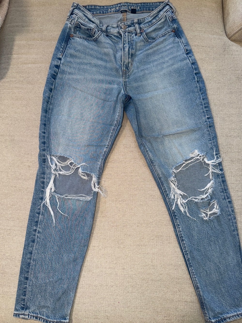 American Eagle Outfitters Light Blue Distressed mom Jeans